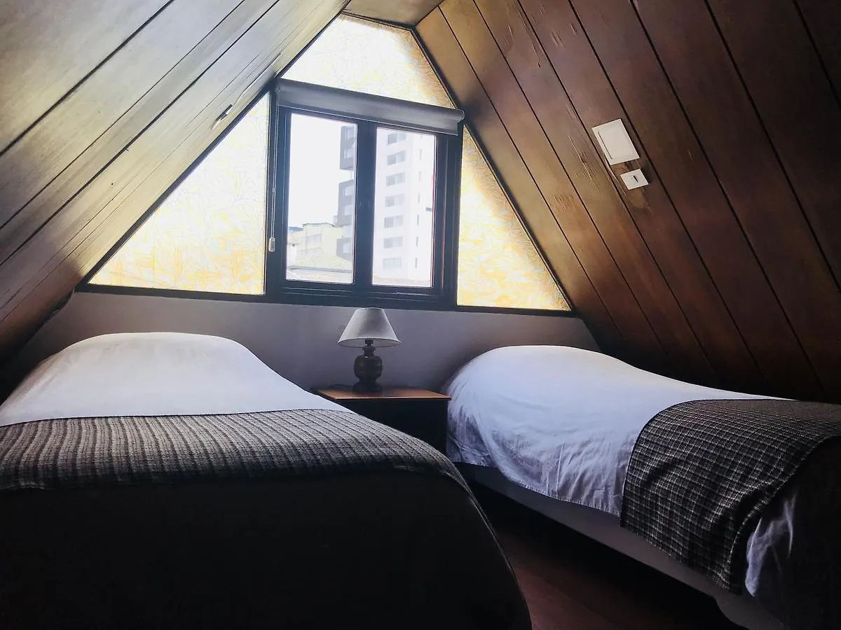 Hostal Posada Del Maple Quito Ecuador