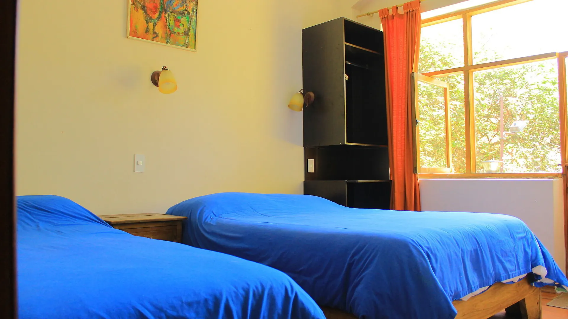 Hostal Posada Del Maple Quito Hostel